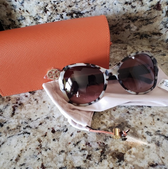 Tory Burch Accessories - Brand New Tory Burch Sunglasses